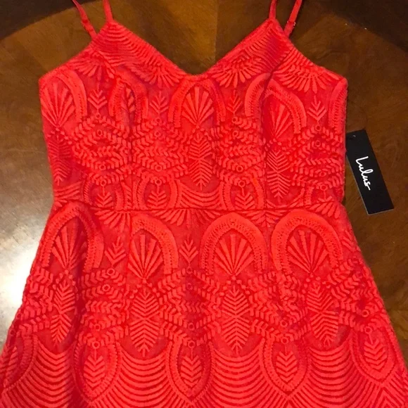 Lulu’s Shira Red Embroidered Sleeveless Dress XS NWT - Picture 5 of 10
